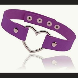 💜 PURPLE Faux Leather Heart Choker / Collar